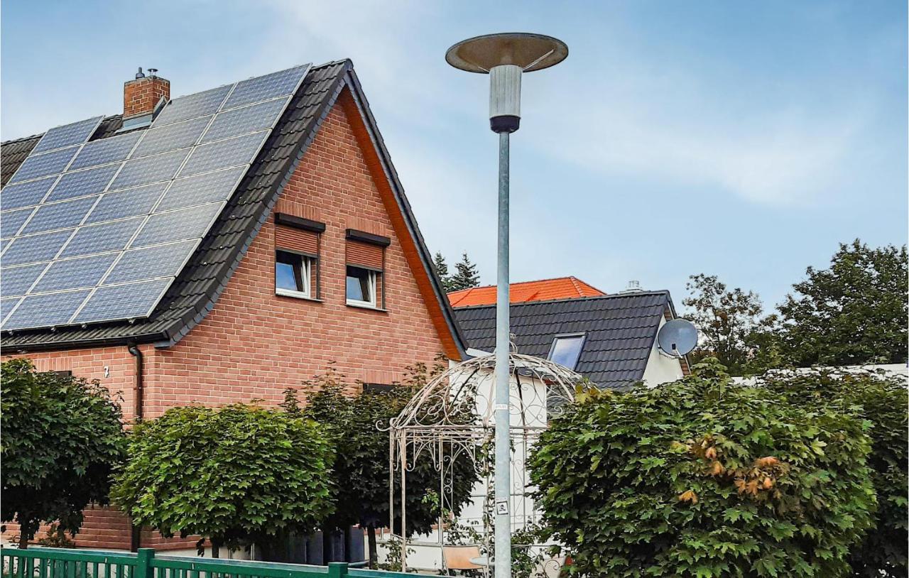 3 Bedroom Beautiful Home In ノイブランデンブルク エクステリア 写真