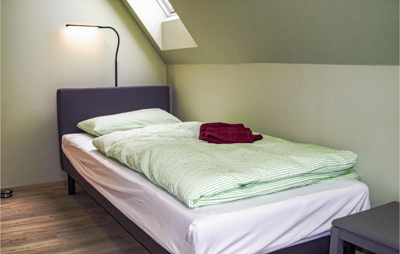 3 Bedroom Beautiful Home In ノイブランデンブルク エクステリア 写真