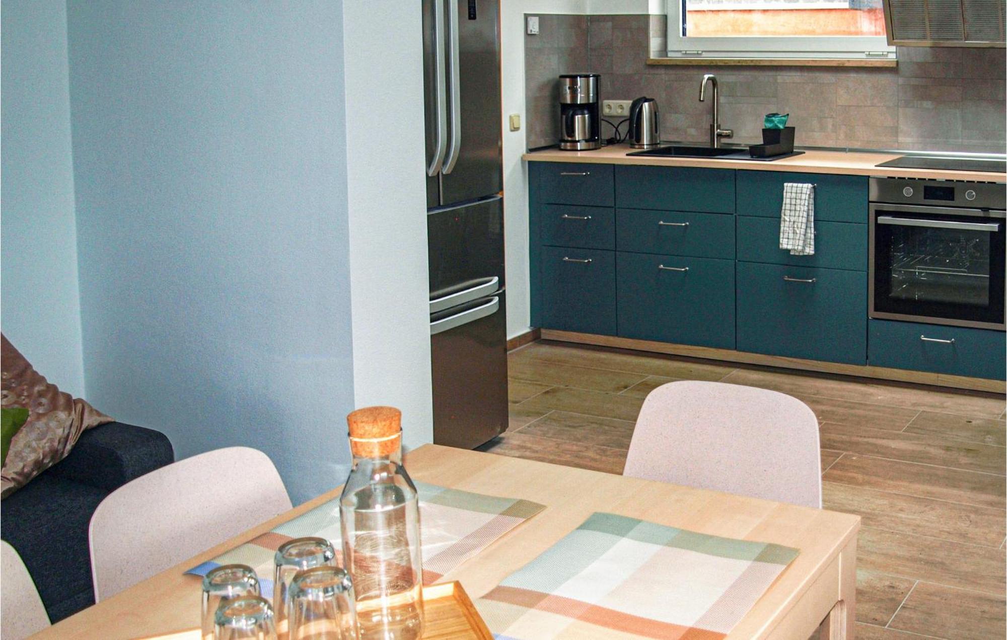 3 Bedroom Beautiful Home In ノイブランデンブルク エクステリア 写真